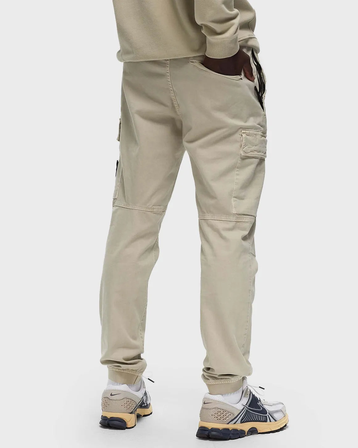 Stone Island Stretch Broken Twill Organic Cotton Old Effect Cargo Pants In Stucco