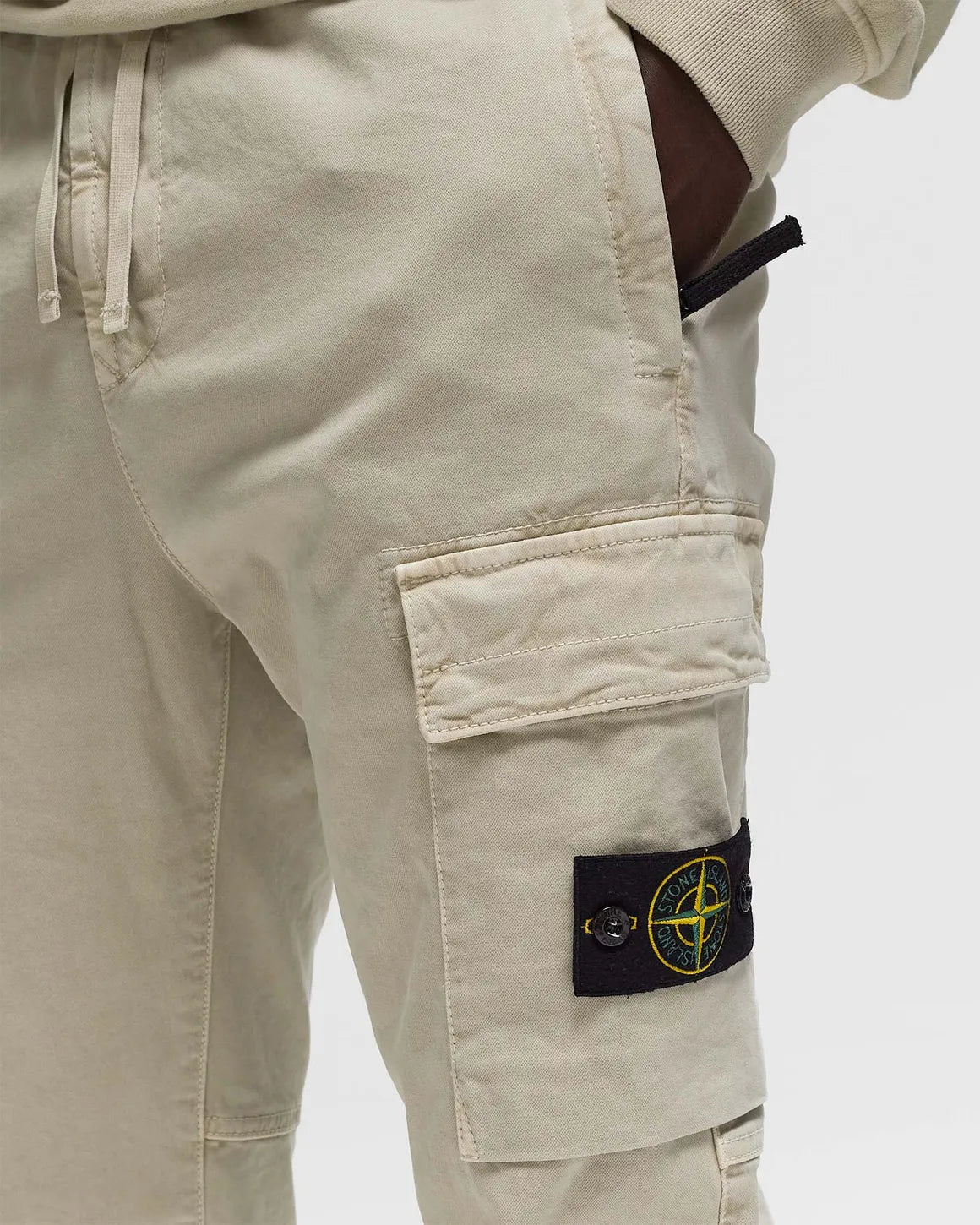 Stone Island Stretch Broken Twill Organic Cotton Old Effect Cargo Pants In Stucco